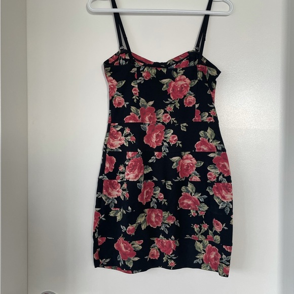 Aritzia Talula- Mini Floral Bandage Dress - Picture 2 of 2